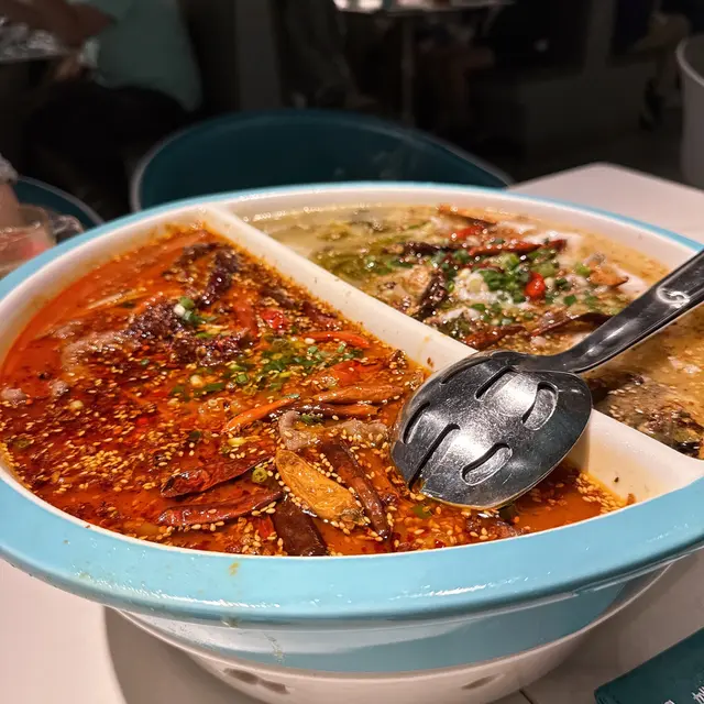 姚姚酸菜魚拼水煮牛肉