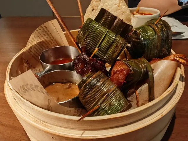 曼谷街頭小食拼盤