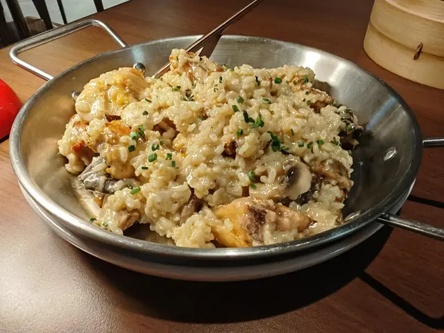 本地三黃雞焗西班牙燴飯