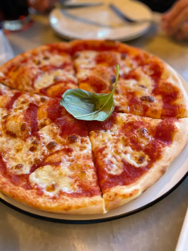 瑪嘉麗塔皇后薄餅