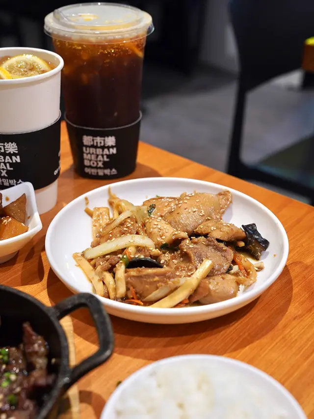 炒雞肉配飯