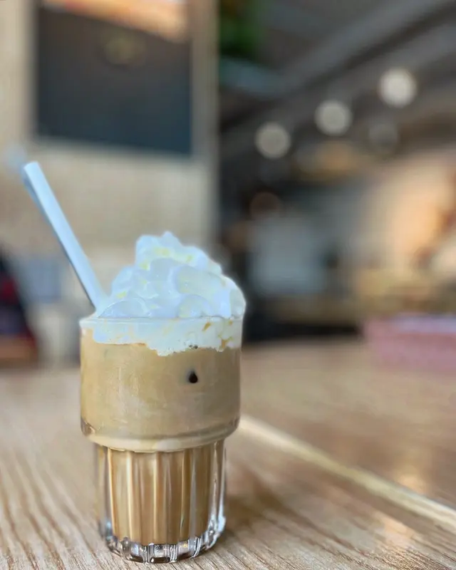 海鹽榛子鮮奶咖啡