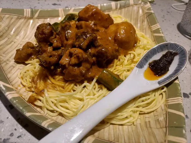 吃得似睇恐佈片的咖喱雞