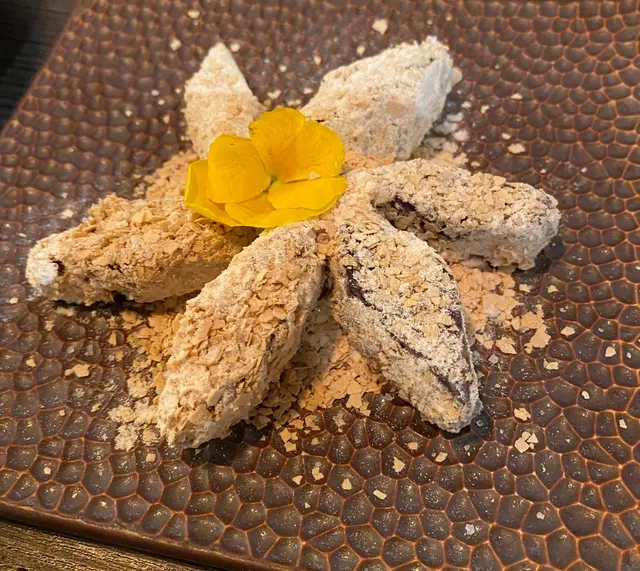 有驚喜，有創意，入口軟腍，燕麥中和口感及甜味，配搭很好。
