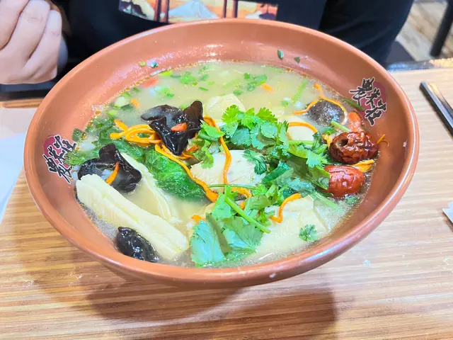 藥膳雞湯米線
