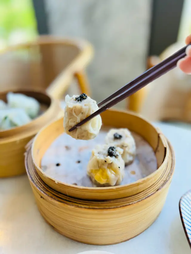 鵪鶉蛋松露燒賣