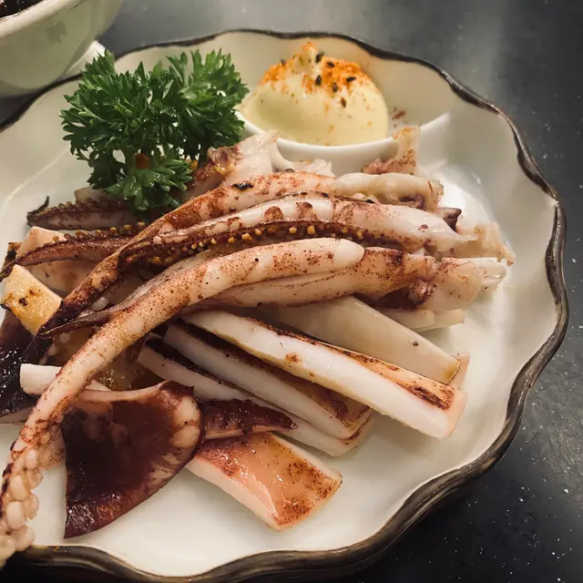 
魷魚好啱配酒👍🏻
唔會煎到好乾身好柴
正常發揮～