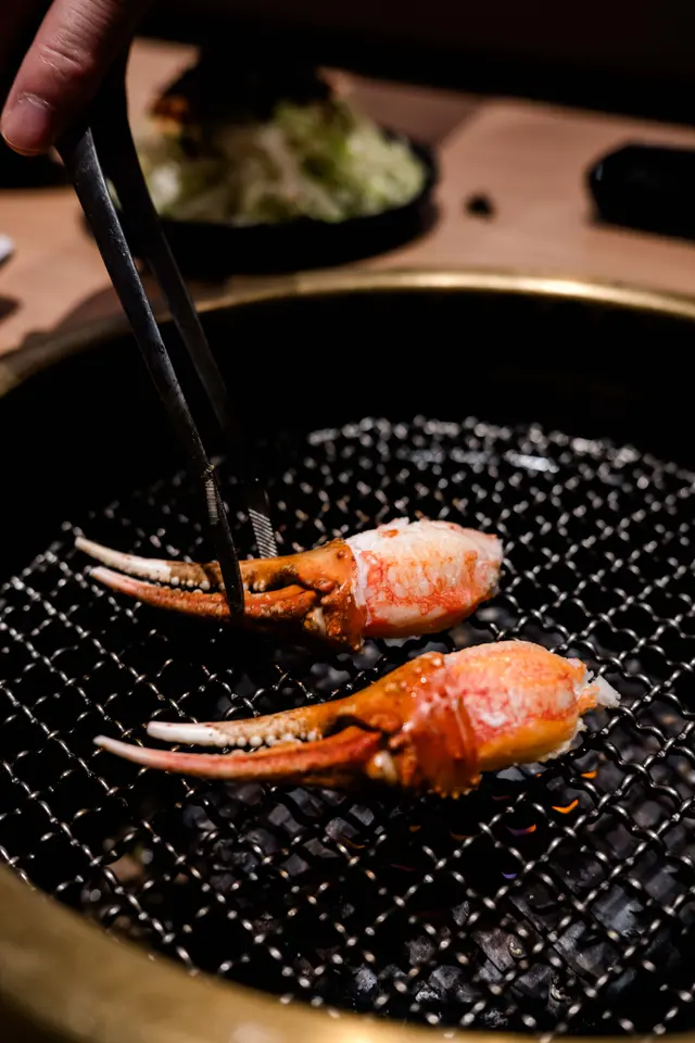 炙燒黑鑽和牛松葉蟹卷