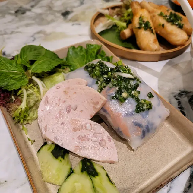 清沅蒸粉卷配扎肉