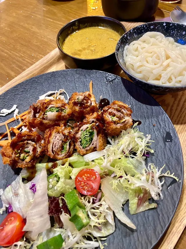 拼咖啡烏冬，飲品unbloodymary￼