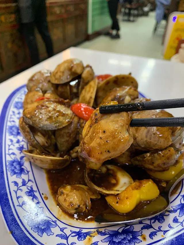 黑椒炒蜆配薄餅