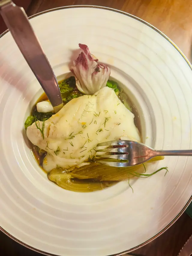 茴香魚高湯煮海鱸魚