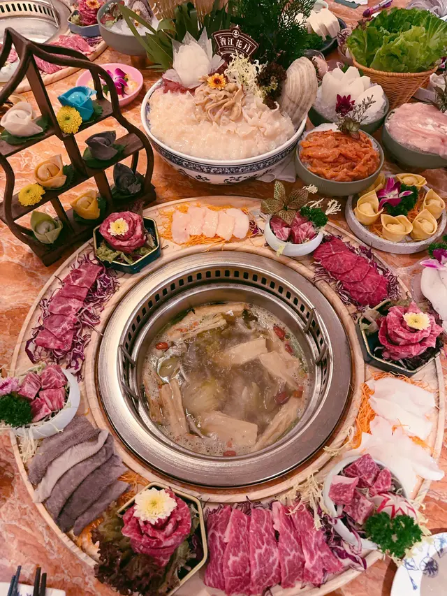 🐷秘製花雕豬肚鍋+ 香江拼+ 🍡七色丸同+🥟七彩餃子