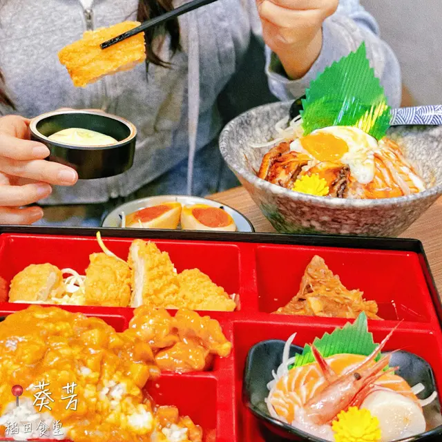 店內便當選擇都幾多，第一次嚟食緊係揀返個人氣便當啦！