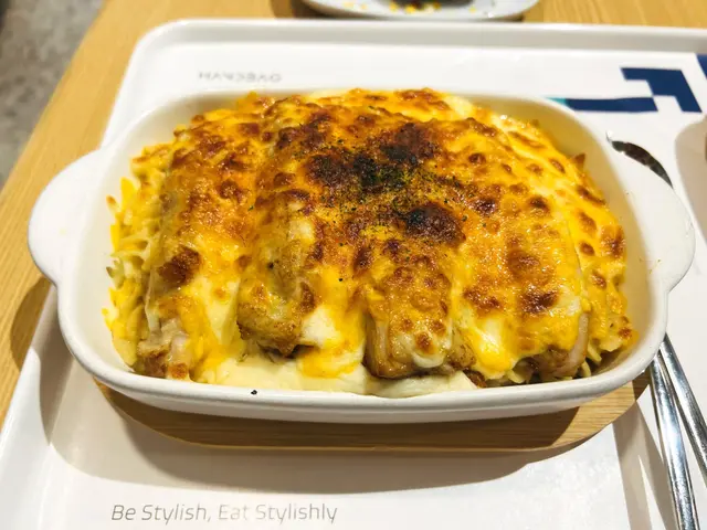 芝士野菌雞肉焗螺絲粉