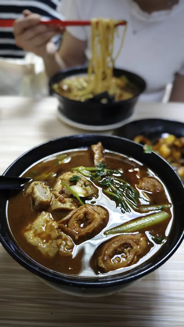 豬腸魚肉春卷油面