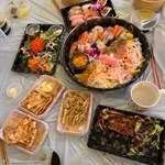 我是常客，我最喜歡幫襯小店。去了晴空接近兩年多，知道老闆對食物質素尤其是新鮮程度要求好，加上店員亦好友善。我午飯晚餐都會去食，每次都食得好開心，同事都話好食，真係性價比高😀昨晚叫了個外賣(我拍照技術唔高，食物可以影靚啲🤣)朋友讚不絕口😀😀#尖沙咀美食 #尖沙咀壽司 #omakase #FoodieLife #尖沙咀小店 ##廚師發板 