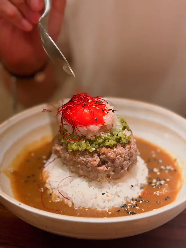 招牌手打和牛漢堡蘭王蛋飯