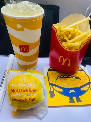 楓糖班戟豬柳蛋漢堡餐 芒果乳酸味梳打