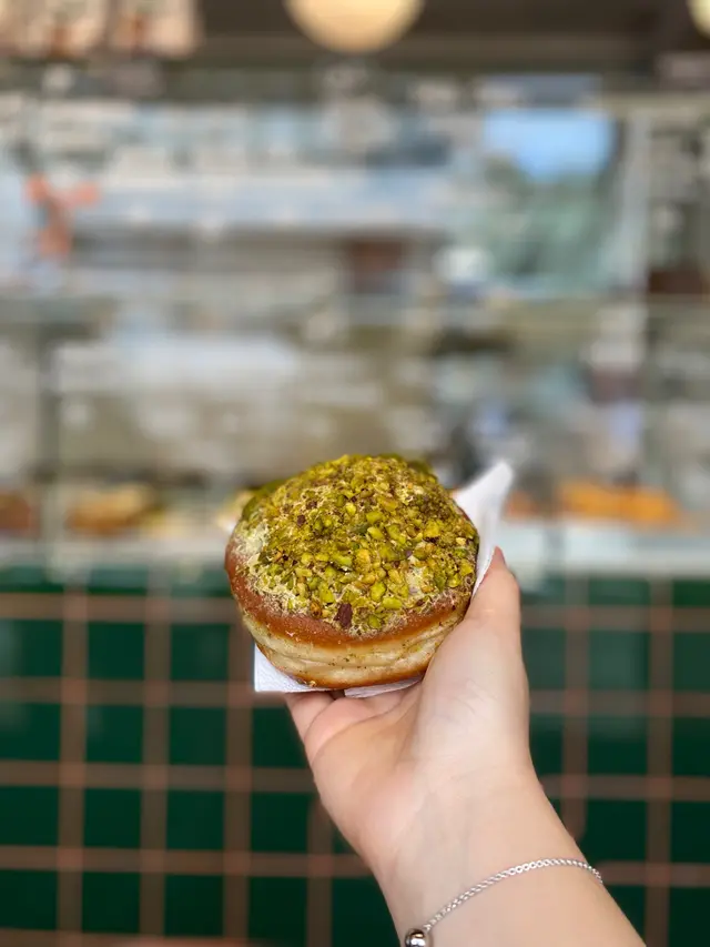 Pistachio  Dount  