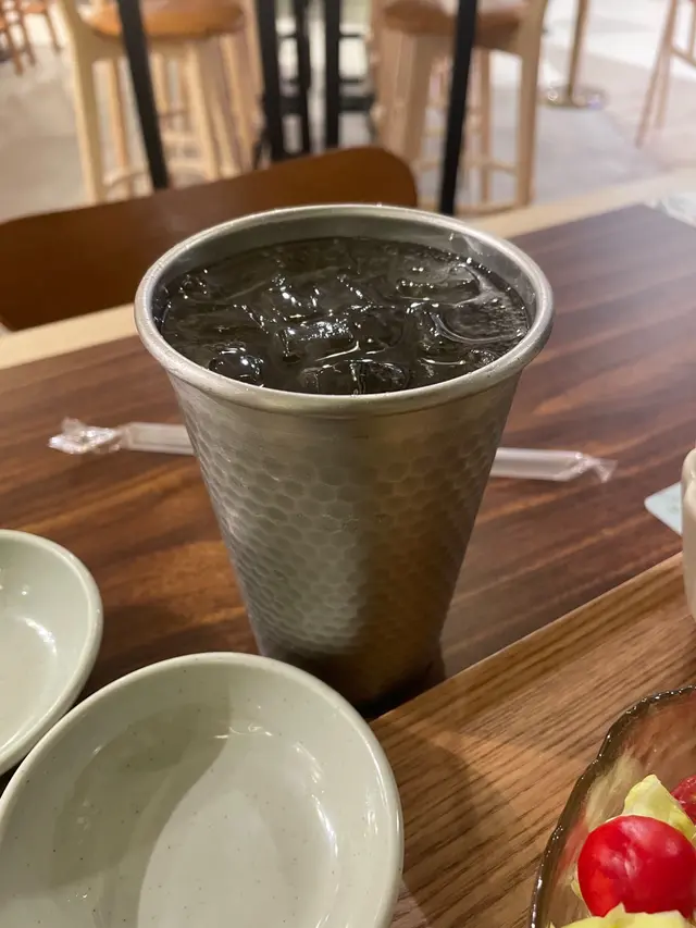 清爽菠蘿梳打加仙草