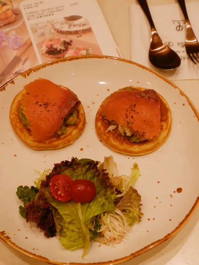 煙三文魚蟹肉熱香餅