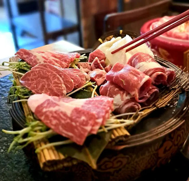 大滾友牛肉拼盤(細)
