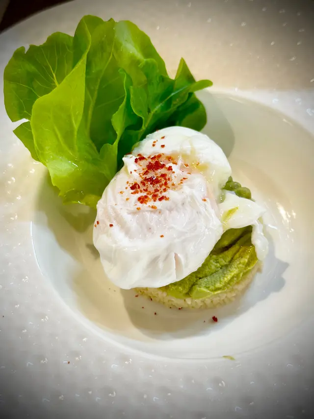 水波蛋牛油果Couscous