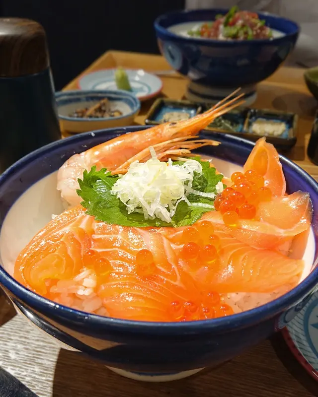 三文魚親子丼