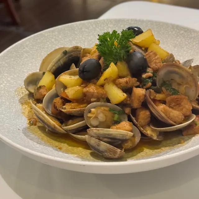 炒豬肉配葡蜆伴馬鈴薯