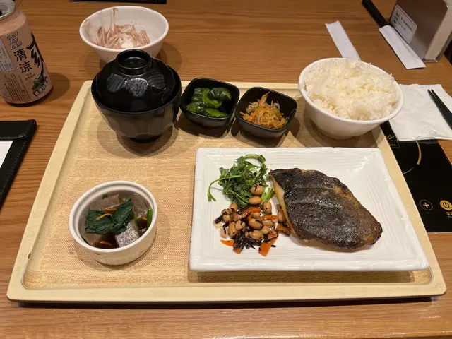 銀鱈魚西京燒定食