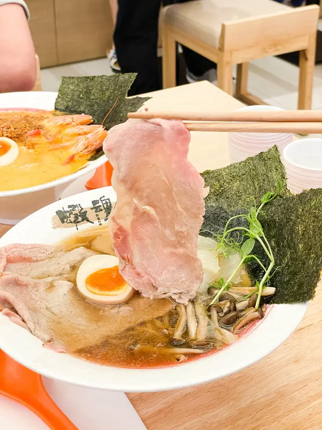 澳洲頂級肉眼醬油 牛骨清湯拉麵