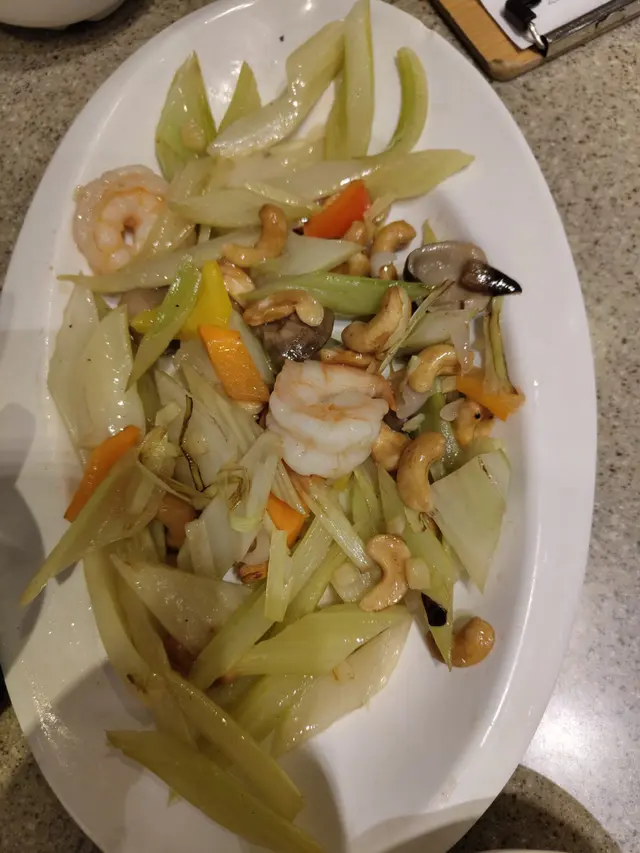 態度差👎
上菜長（半小時）
菜又凍既