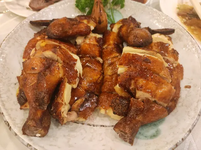 當紅脆皮吊燒雞