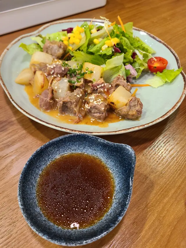 蘿蔔牛肋白味噌沙律