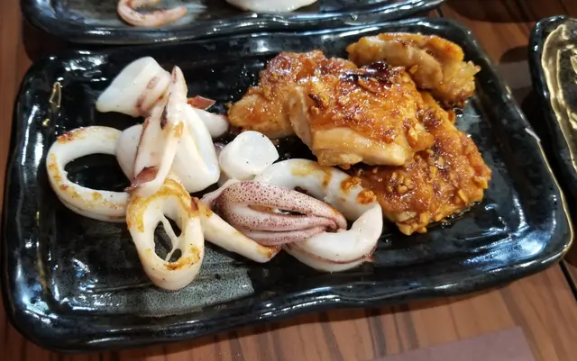 配3件刺身,白飯, 雜菜及味噌湯