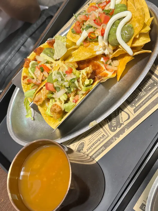 T7  牛油果軟殼蟹 taco’s & nacho’s  