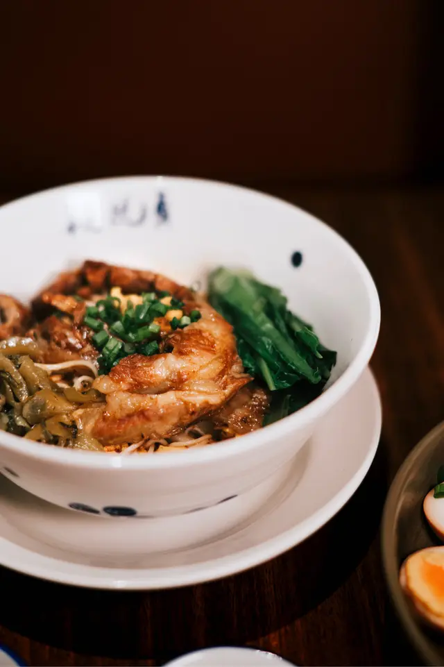 酸辣豬軟骨段式乾拌麵