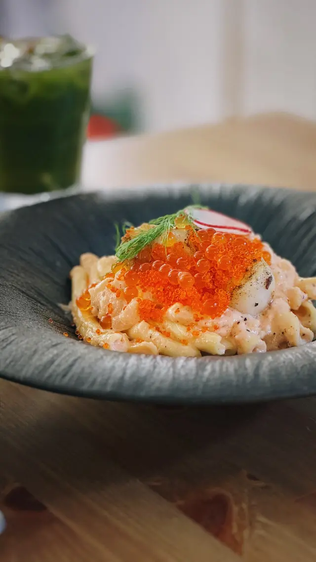 刺身帶子三文魚籽明太籽手捲粉