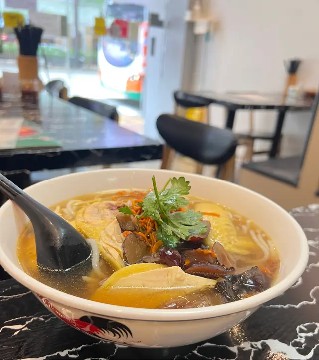 藥膳農場雞蟲草花養生湯米線