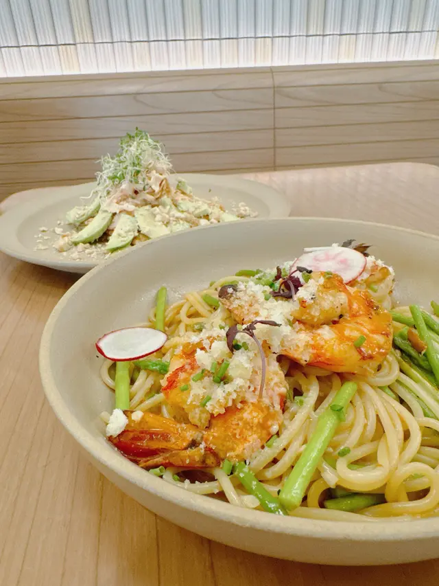 香煎大蝦龍蝦汁意粉