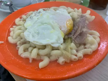 牛肉通粉 (跟餐)