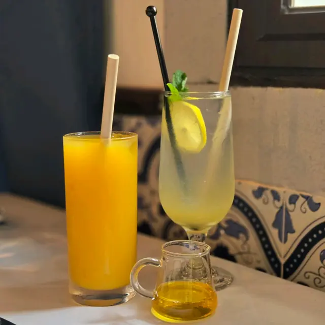 鮮榨橙汁，Lemonade