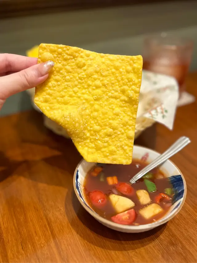 錦鹵雲吞配懷舊甜酸醬