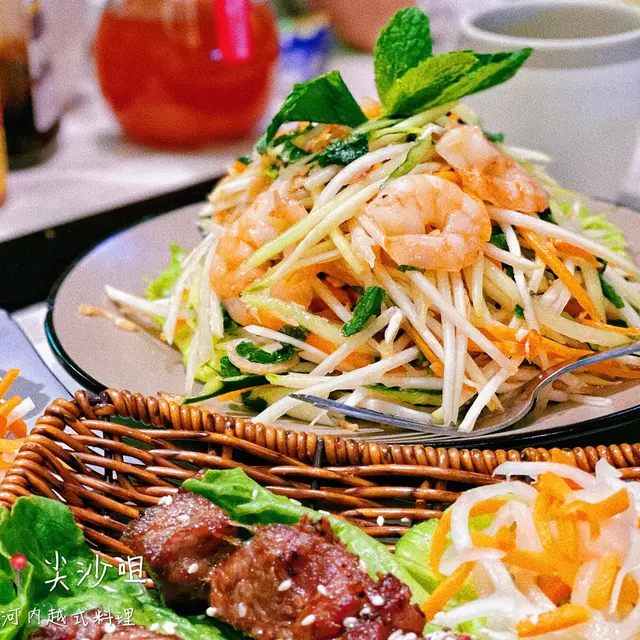 尖沙咀嘅餐廳真係好多，唔同菜式都有🤣夏天就最啱食啲開胃啲嘅！😋