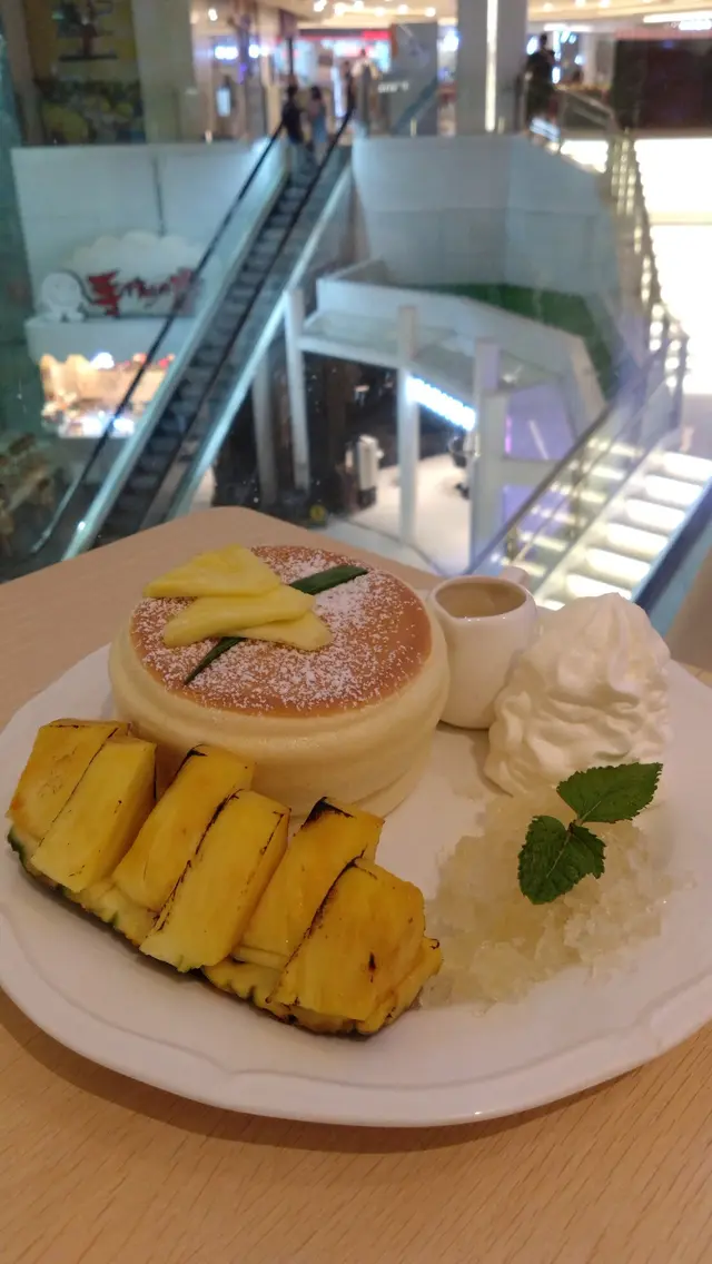 焦糖鳳梨梳乎厘班戟