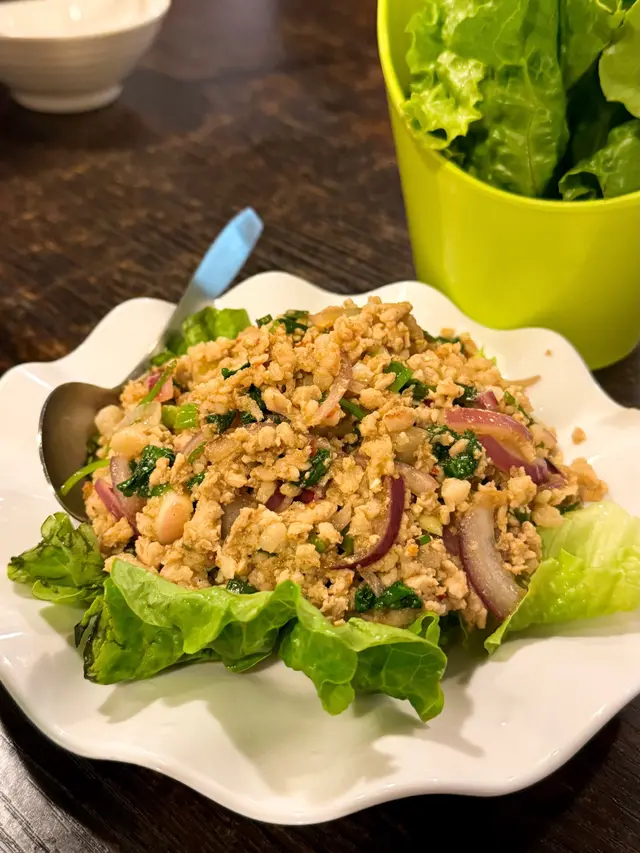肉碎生菜包