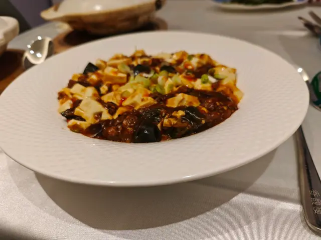 皮蛋安格斯牛鬆麻婆豆腐