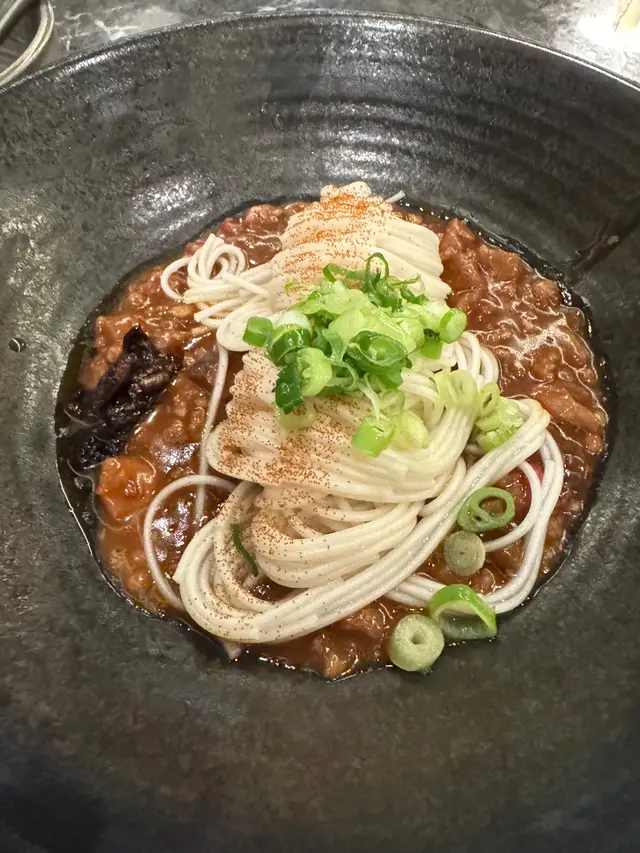 個麵整得太腍、太糊