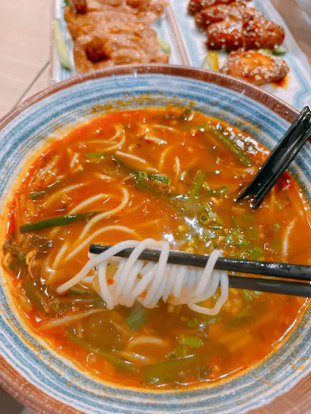 金牌小鍋湯米線